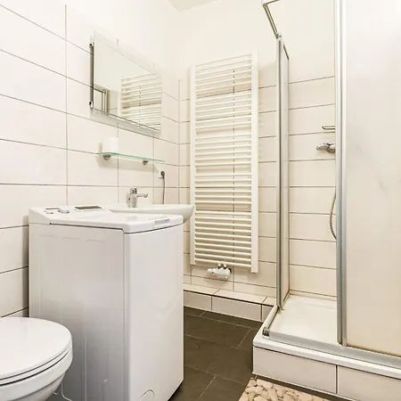 Enjoy Your With Dkn - Mon-sun - Late Night Check-in - Multilanguage - Near Railway Station - Witamy Serdecznie Апартаменты