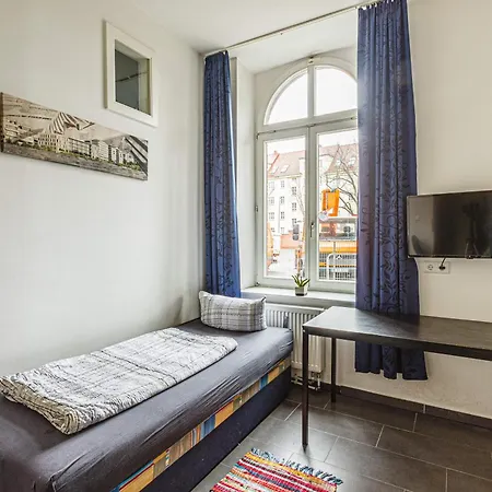 Enjoy Your With Dkn - Mon-sun - Late Night Check-in - Multilanguage - Near Railway Station - Witamy Serdecznie Апартаменты