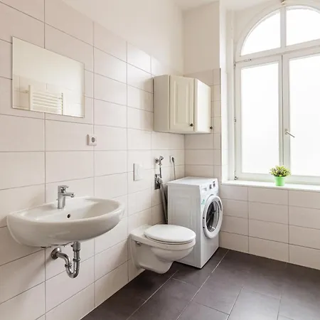 Apartment Enjoy Your With Dkn - Mon-sun - Late Night Check-in - Multilanguage - Near Railway Station - Witamy Serdecznie