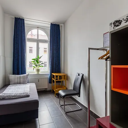 Enjoy Your With Dkn - Mon-sun - Late Night Check-in - Multilanguage - Near Railway Station - Witamy Serdecznie Appartamento *